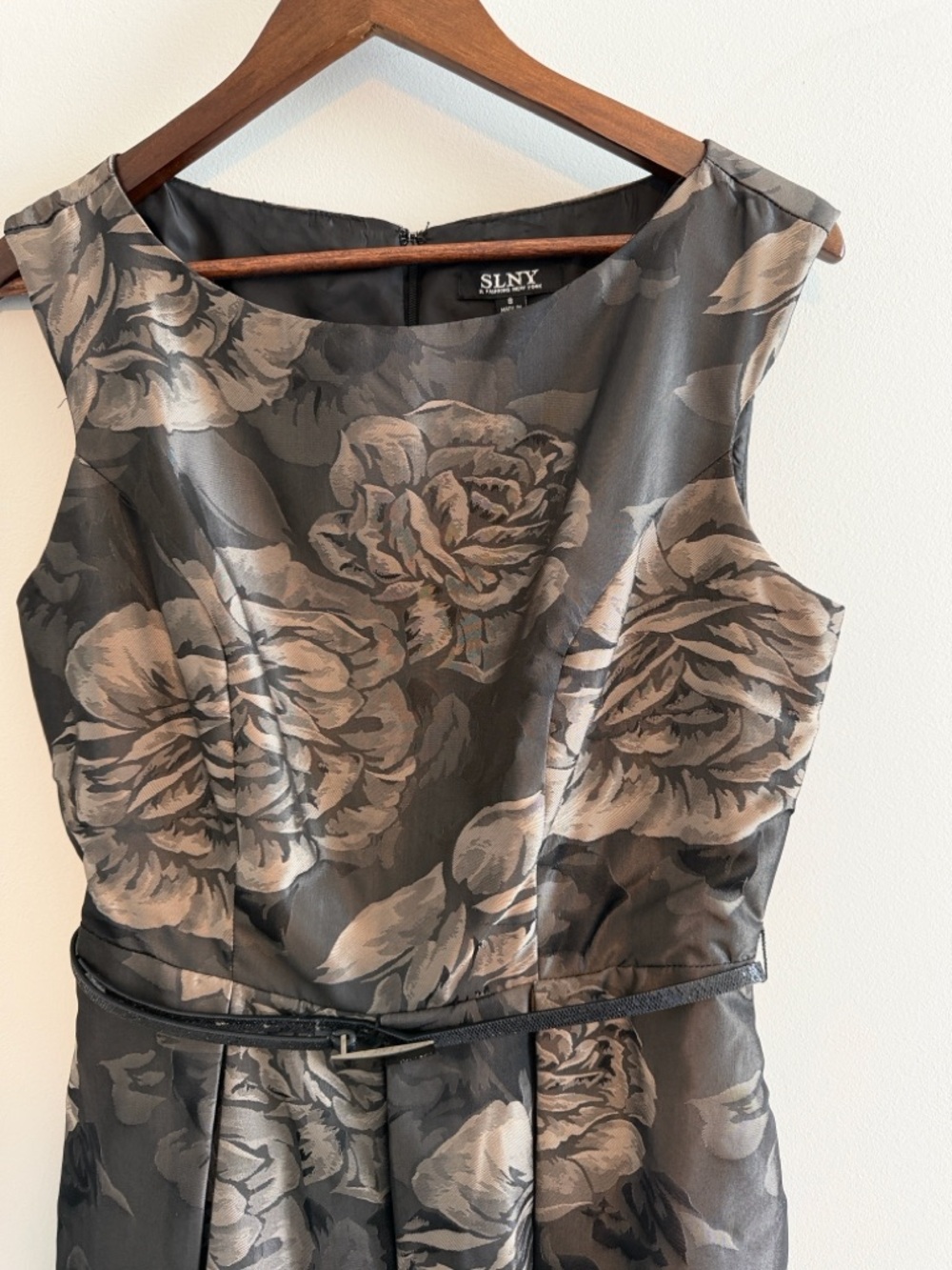 SLNY Gray Floral Jacquard Sleeveless Fit & Flare Cocktail Dress Size 8 - Picture 5 of 15